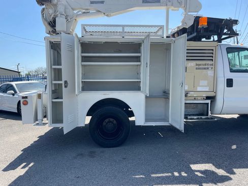 Used 2001 Ford F550 4x4 Regular Cab Super Duty image 11
