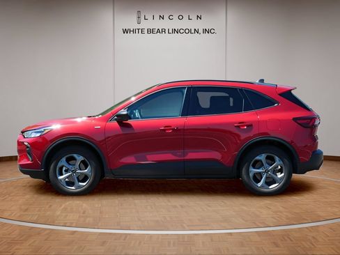 Used 2025 Ford Escape ST-Line w/ Tech Pack #1 AWD/4WD image 8