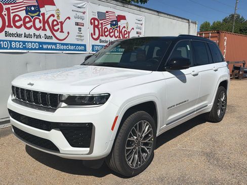 New 2026 Jeep Grand Cherokee Summit AWD/4WD image 6