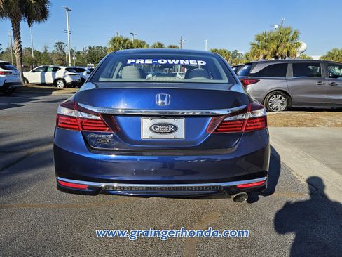 Used 2017 Honda Accord LX image 4