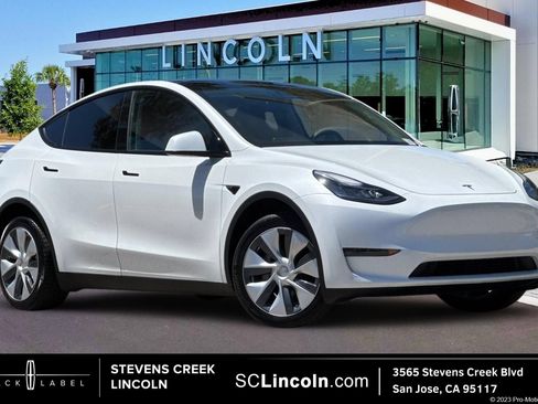 Used 2023 Tesla Model Y Long Range AWD/4WD image 1