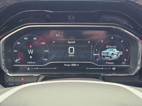 Certified 2025 GMC Sierra 1500 SLE w/ Preferred Package image 18