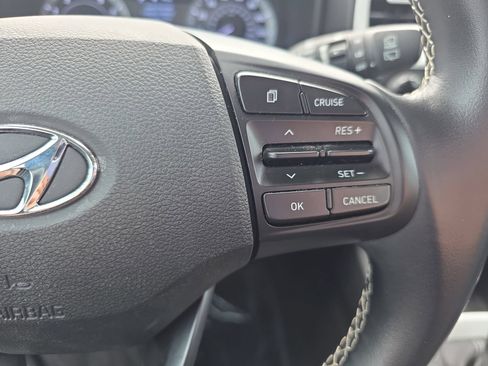 Used 2022 Hyundai Venue Limited w/ Cargo Package FWD image 17