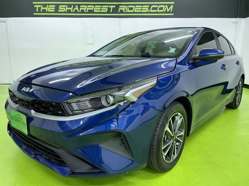 Used 2023 Kia Forte LXS w/ LXS Technology Package image 5