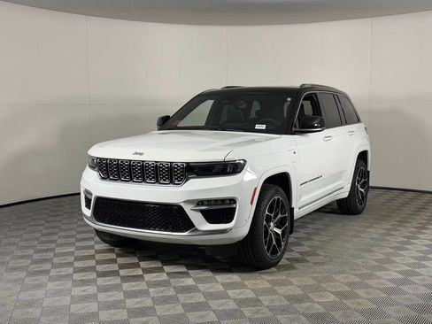 Used 2023 Jeep Grand Cherokee Summit image 9