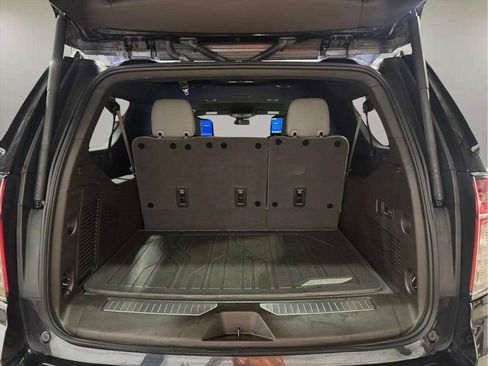 Used 2023 Chevrolet Suburban Z71 w/ Luxury Package image 30