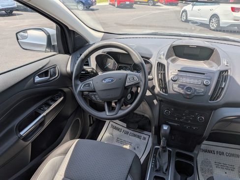 Used 2017 Ford Escape SE FWD image 32