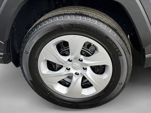 Used 2024 Toyota RAV4 LE AWD/4WD image 9