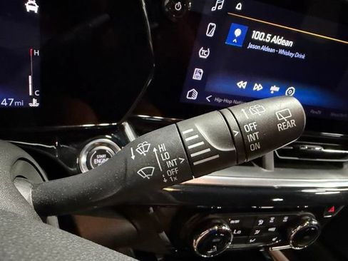 Used 2024 Chevrolet Trax RS FWD image 33