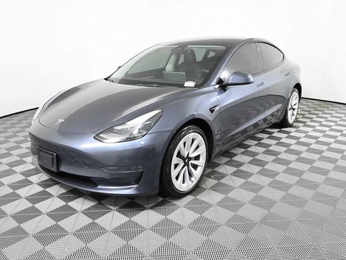 Used 2023 Tesla Model 3 Standard Range RWD image 2