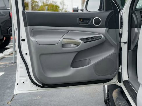 Used 2013 Toyota Tacoma PreRunner w/ SR5 Pkg image 20