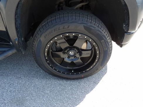 Used 2019 Chevrolet Silverado 1500 LT Trail Boss AWD/4WD image 9