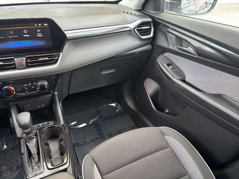 Used 2025 Chevrolet TrailBlazer LT w/ Driver Confidence Package image 31