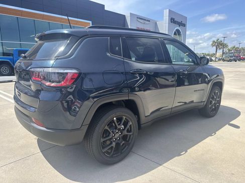 New 2026 Jeep Compass Latitude image 7