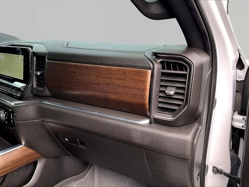 Used 2024 Chevrolet Silverado 3500 High Country w/ High Country Premium Package AWD/4WD image 27
