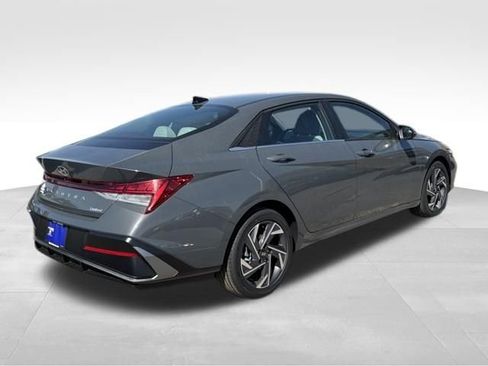 New 2026 Hyundai Elantra Limited FWD image 5