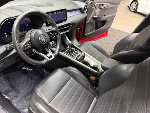 Used 2024 Alfa Romeo Tonale Ti AWD/4WD image 32