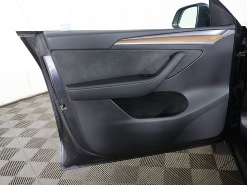 Used 2025 Tesla Model Y Long Range AWD/4WD image 26