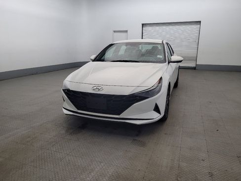 Used 2023 Hyundai Elantra SEL FWD image 15