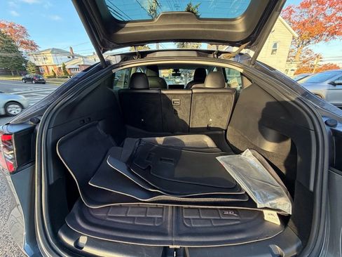 Used 2022 Tesla Model Y Performance image 19