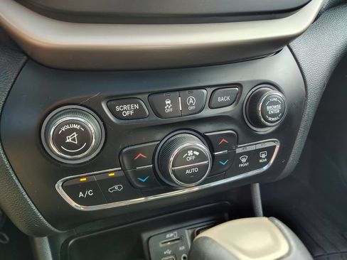 Used 2016 Jeep Cherokee Limited AWD/4WD image 17