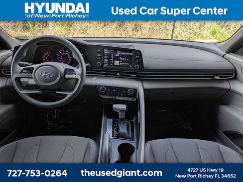 Used 2023 Hyundai Elantra SEL image 14