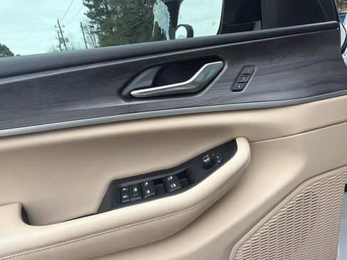 Used 2023 Jeep Grand Cherokee L Limited w/ Trailer Tow Group (B) image 17