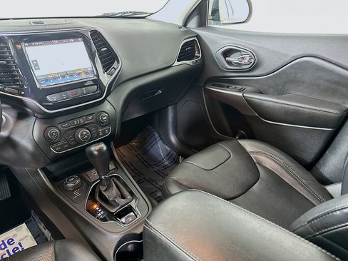 Used 2019 Jeep Cherokee Limited w/ Luxury Group image 22