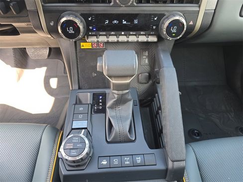 Used 2025 Toyota Tacoma Trailhunter image 27