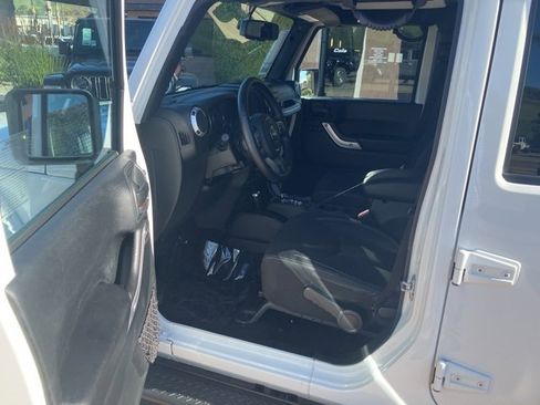 Used 2016 Jeep Wrangler Unlimited Sahara w/ Connectivity Group image 3