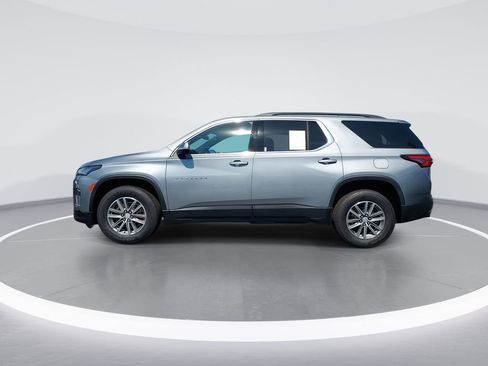 Used 2023 Chevrolet Traverse LT image 5