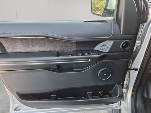 Used 2019 Ford Expedition Max Limited image 26