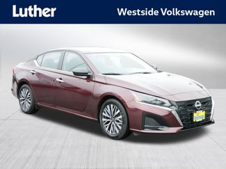 Used 2025 Nissan Altima 2.5 SV video 1