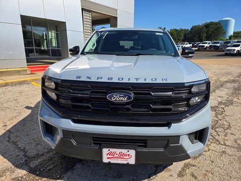 New 2026 Ford Expedition Active RWD image 2