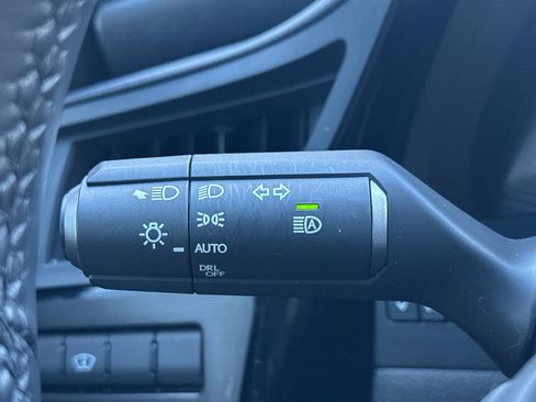 Certified 2025 Lexus ES 300h w/ Premium Package image 31