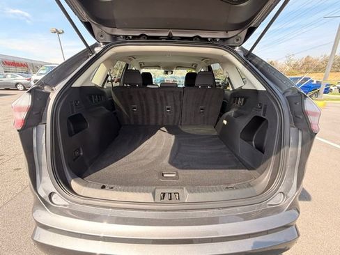 Used 2024 Ford Edge SE w/ Black Appearance Package image 18