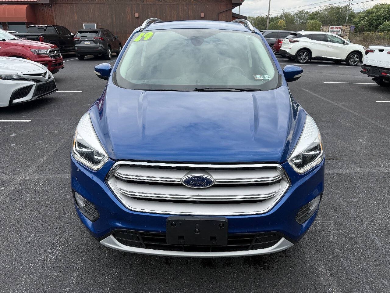 Used 2019 Ford Escape Titanium AWD/4WD image 3