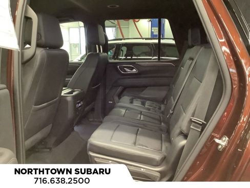 Used 2022 Chevrolet Tahoe Z71 w/ Luxury Package AWD/4WD image 10