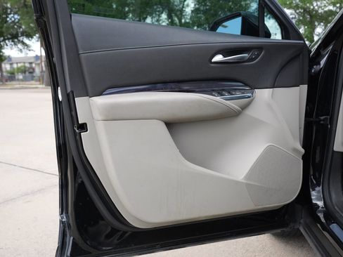 Certified 2023 Cadillac XT4 Luxury w/ Cold Weather Package image 19