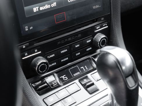 Used 2018 Porsche 718 Cayman image 11