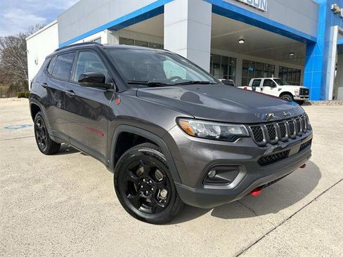Used 2023 Jeep Compass Trailhawk image 2