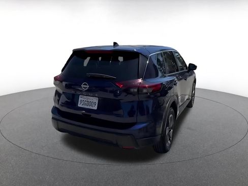 Used 2025 Nissan Rogue SV FWD image 11