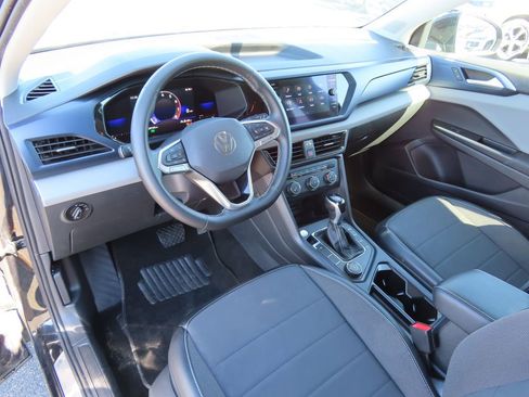 Used 2022 Volkswagen Taos SE image 19