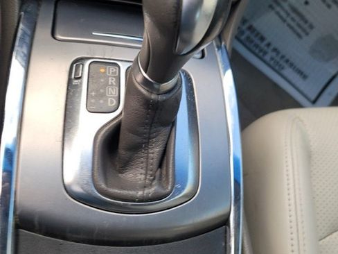 Used 2015 INFINITI Q40 AWD w/ Navigation Package image 22