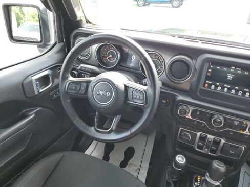 Used 2022 Jeep Wrangler Unlimited Sport AWD/4WD image 18