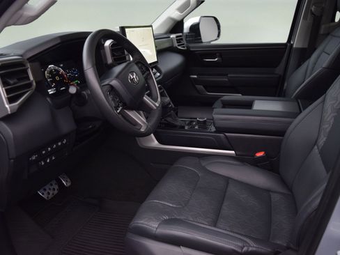 Used 2024 Toyota Sequoia SR5 w/ SR5 Premium Package AWD/4WD image 10