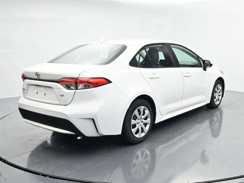 Used 2021 Toyota Corolla LE FWD image 7