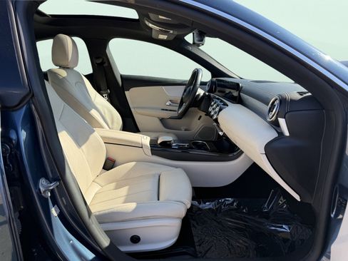 Used 2022 Mercedes-Benz CLA 250 image 17