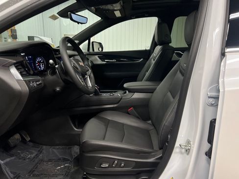 Certified 2026 Cadillac XT5 Premium Luxury w/ LPO, Floor Liner Package image 12