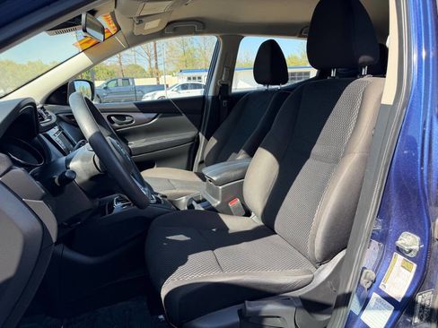 Used 2021 Nissan Rogue Sport S image 10